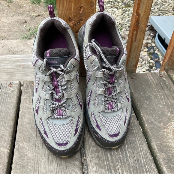 Columbia Hiking Shoe - Picture 2 of 10